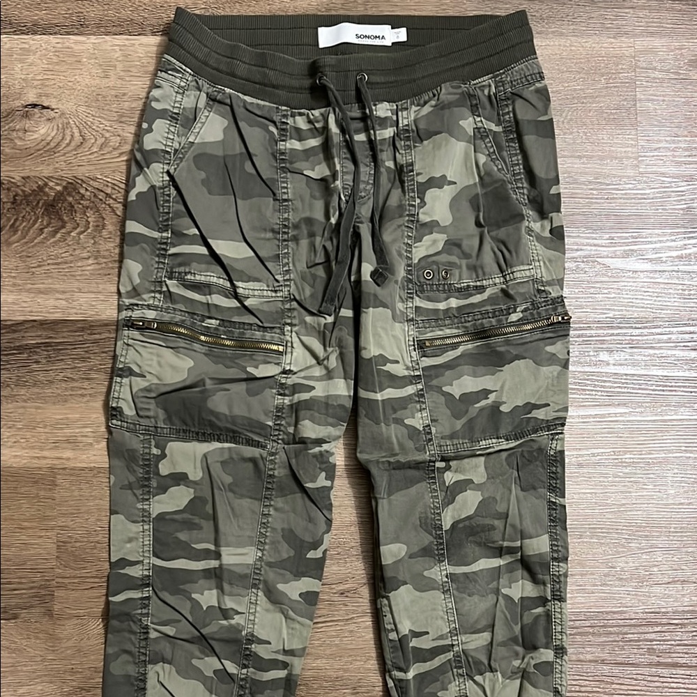 Sonoma Camouflage Cargo Capris